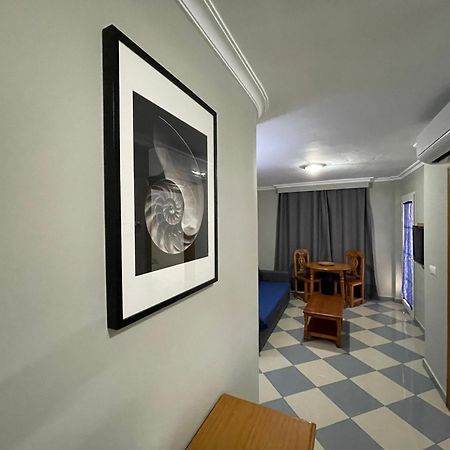 Apartamentos Nina De Oro Торемолинос Екстериор снимка