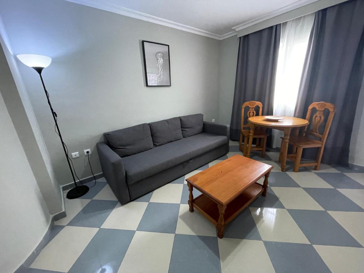 Apartamentos Nina De Oro Торемолинос Екстериор снимка