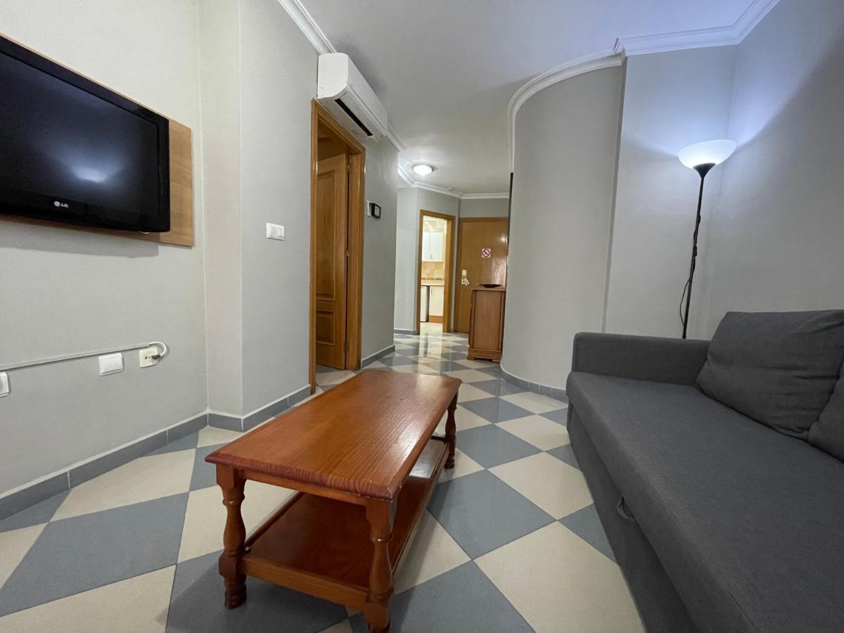 Apartamentos Nina De Oro Торемолинос Екстериор снимка