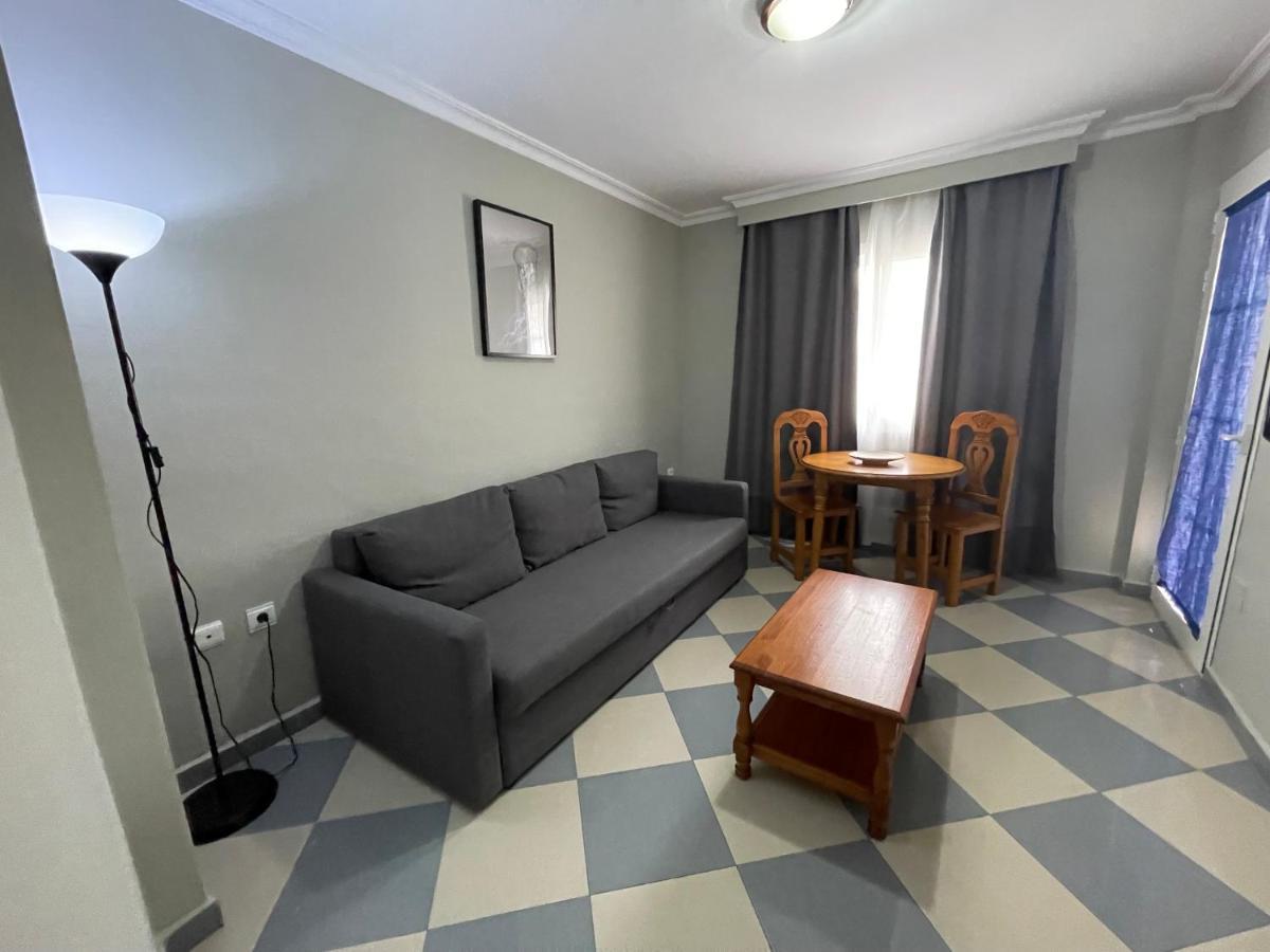 Apartamentos Nina De Oro Торемолинос Екстериор снимка