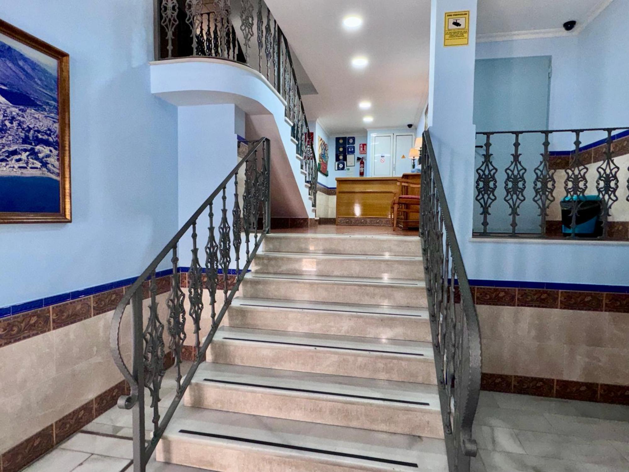 Apartamentos Nina De Oro Торемолинос Екстериор снимка