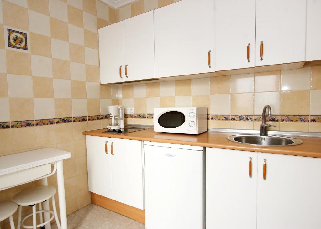 Apartamentos Nina De Oro Торемолинос Стая снимка