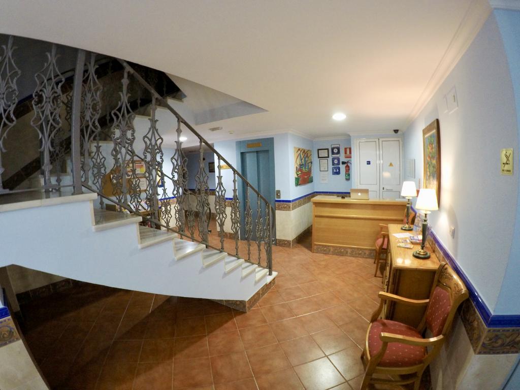 Apartamentos Nina De Oro Торемолинос Екстериор снимка
