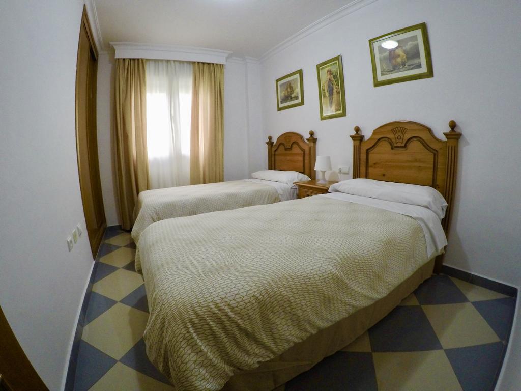 Apartamentos Nina De Oro Торемолинос Екстериор снимка