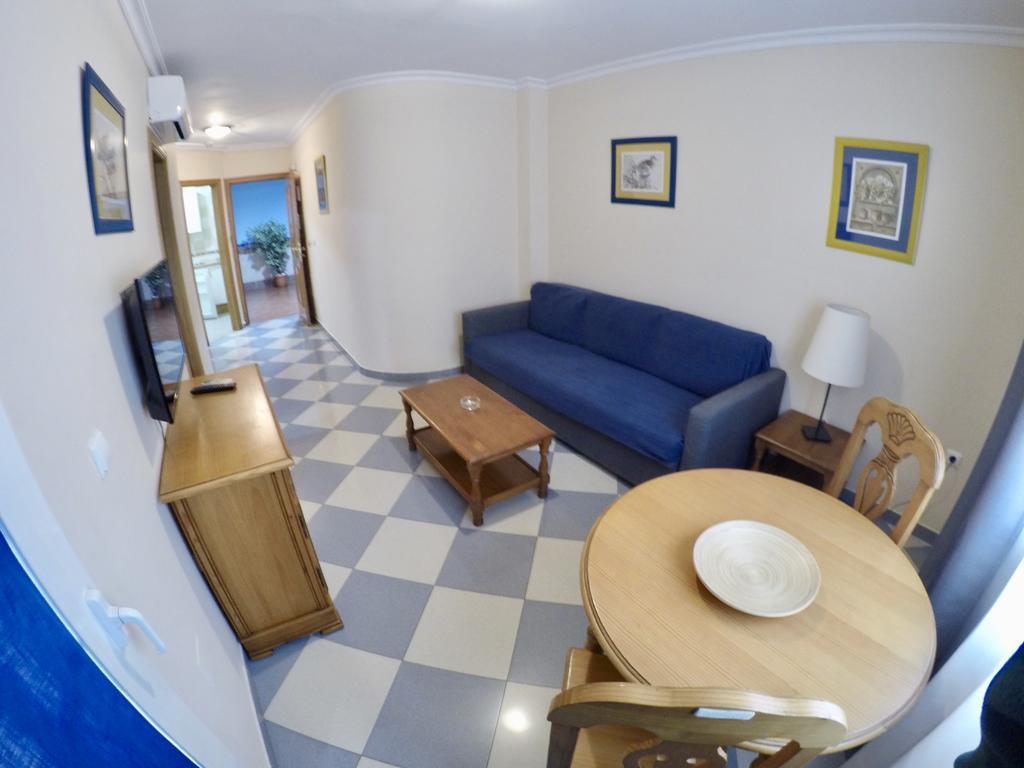 Apartamentos Nina De Oro Торемолинос Екстериор снимка