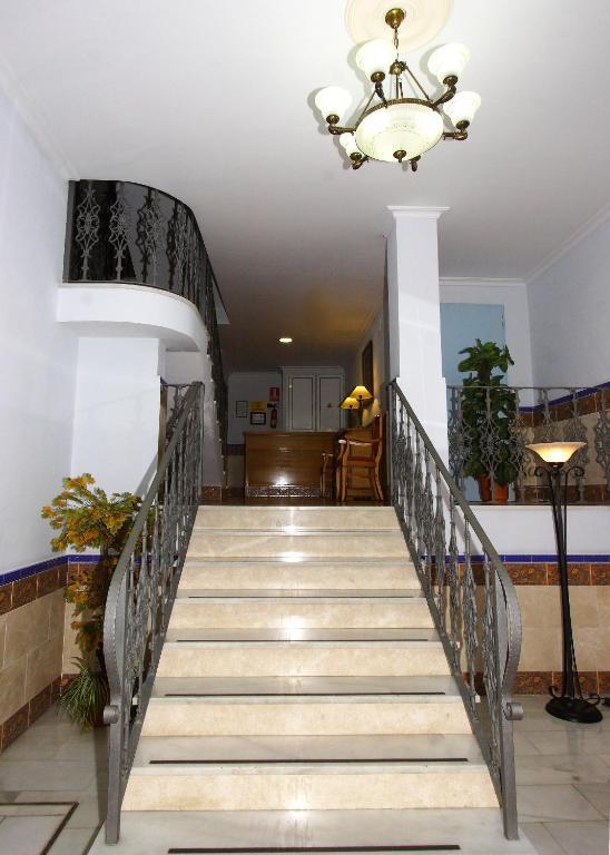 Apartamentos Nina De Oro Торемолинос Екстериор снимка